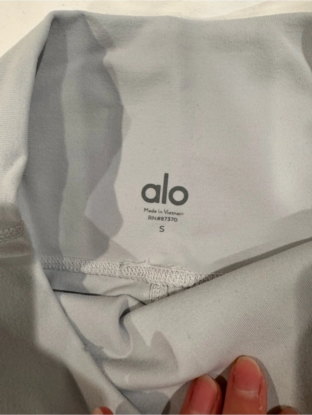 ALO Yoga High-Waist Colorblock Leggings in Light Gray, White & Black